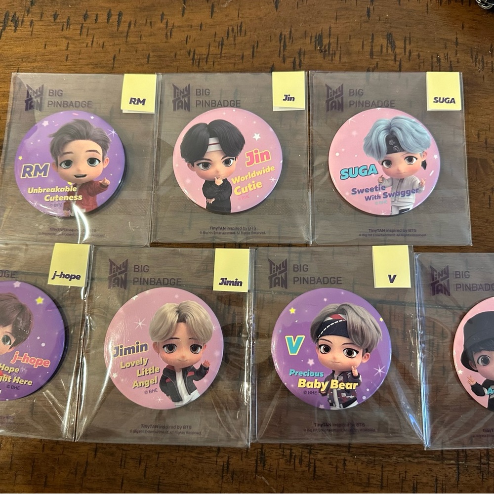 BTS TinyTan big pin badges: official merchandise, original packaging, all 7